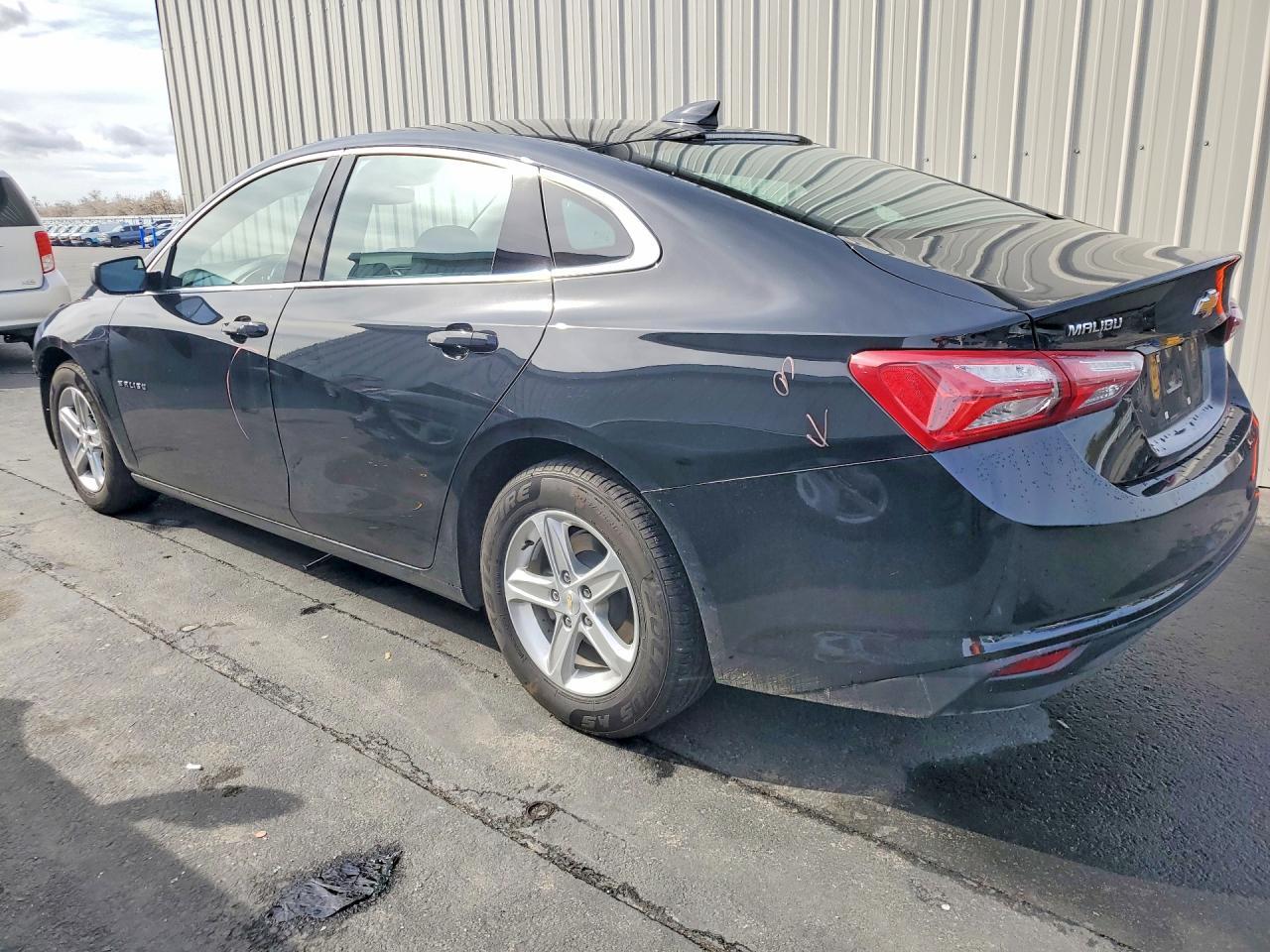 2022 Chevrolet Malibu Lt - Image 2