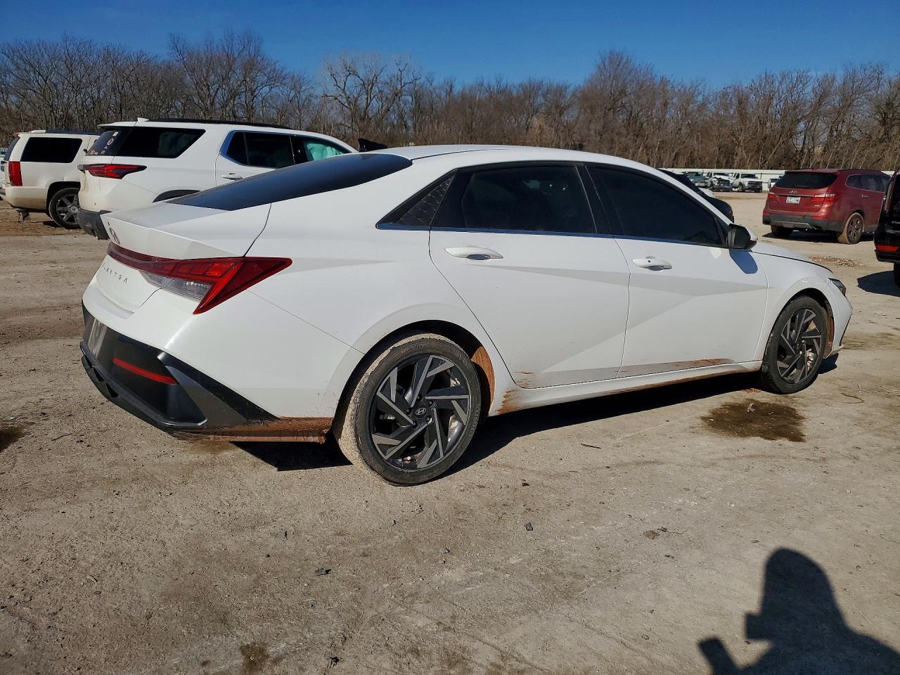 2024 Hyundai Elantra Sel - Image 3