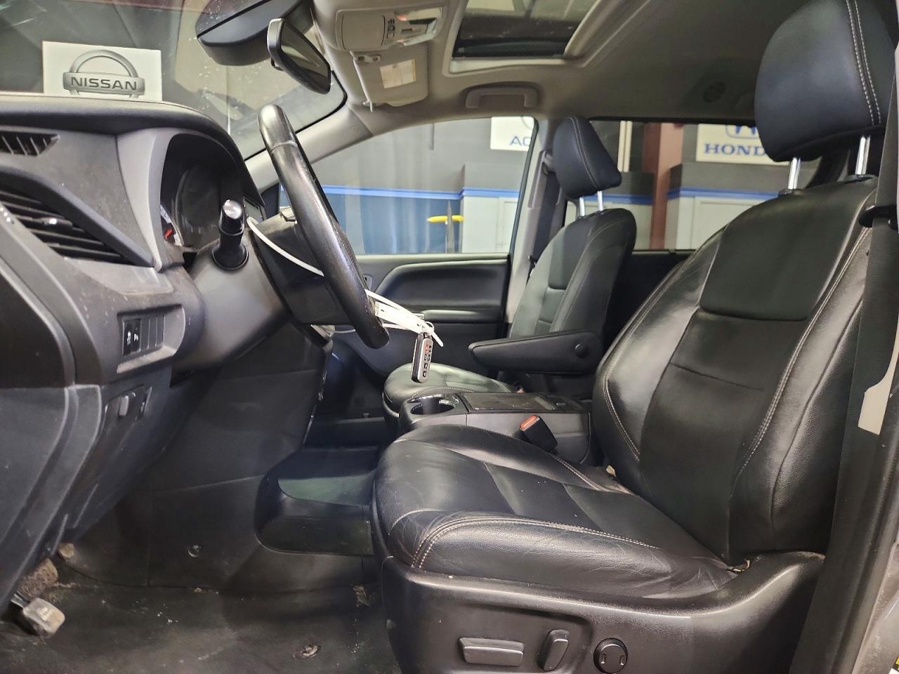 2020 Toyota Sienna Se - Фото 7