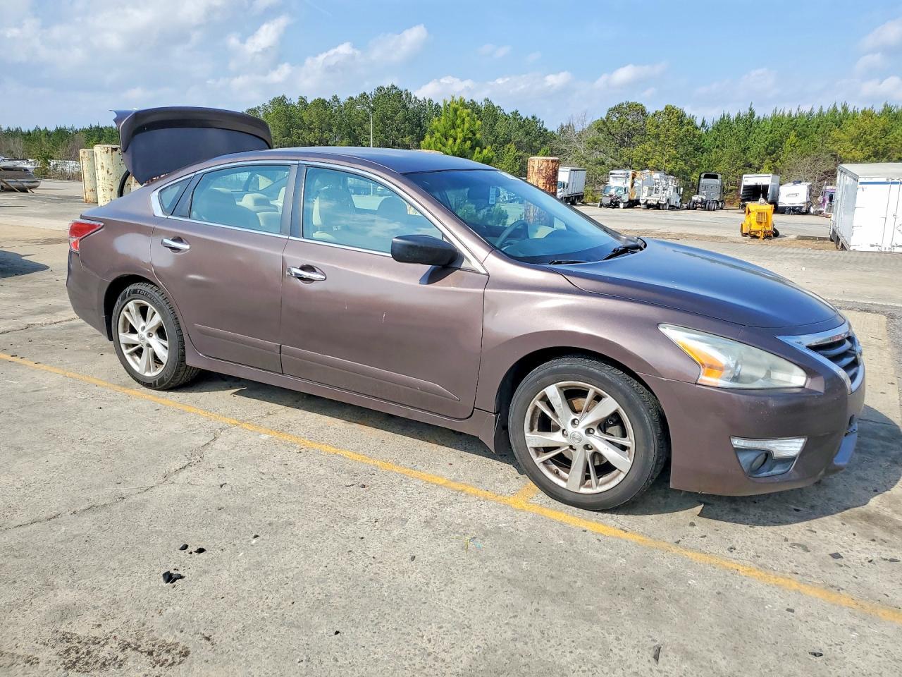 2015 Nissan Altima 2.5 - Image 4
