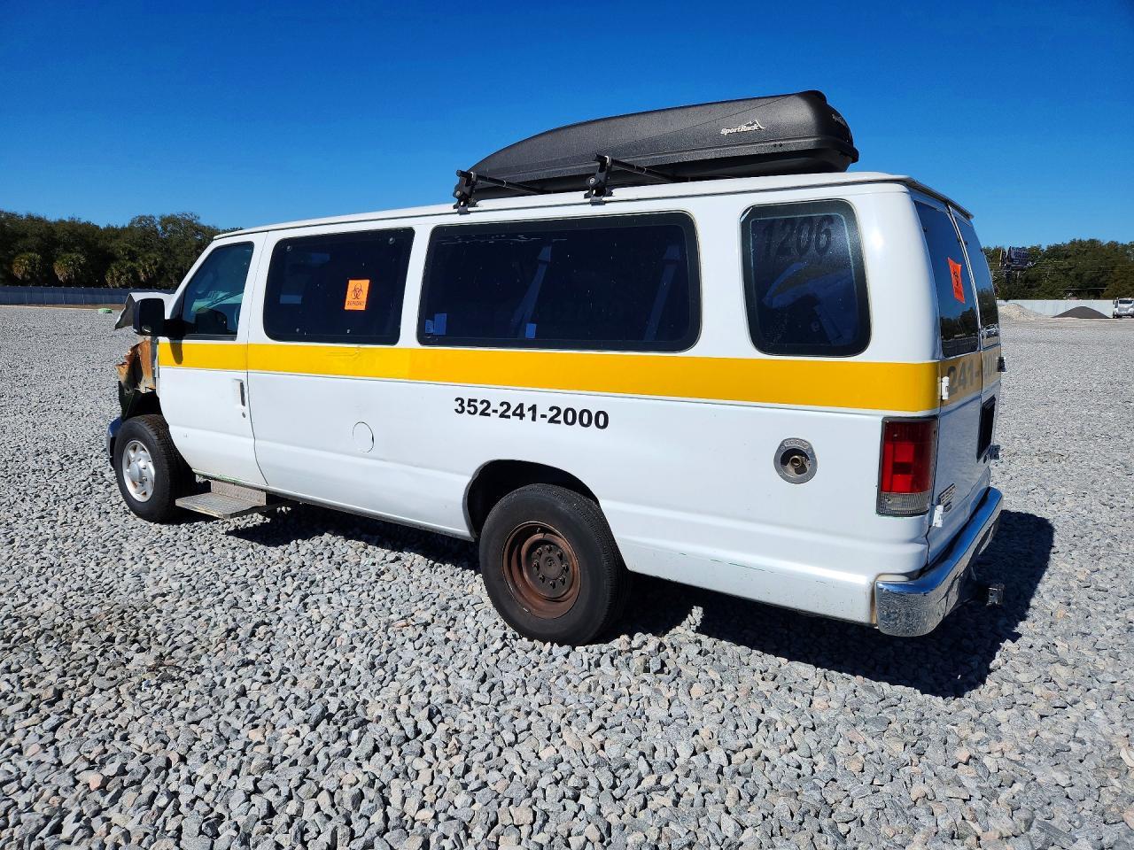 2012 Ford Econoline Extended Wagon E-350 - Фото 2