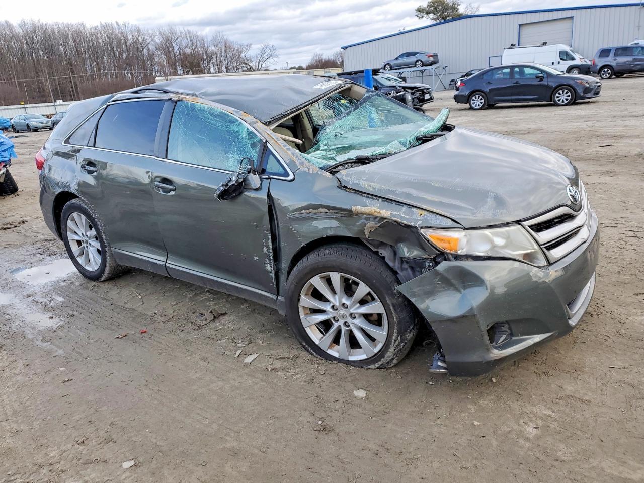 2014 Toyota Venza Le - Image 4