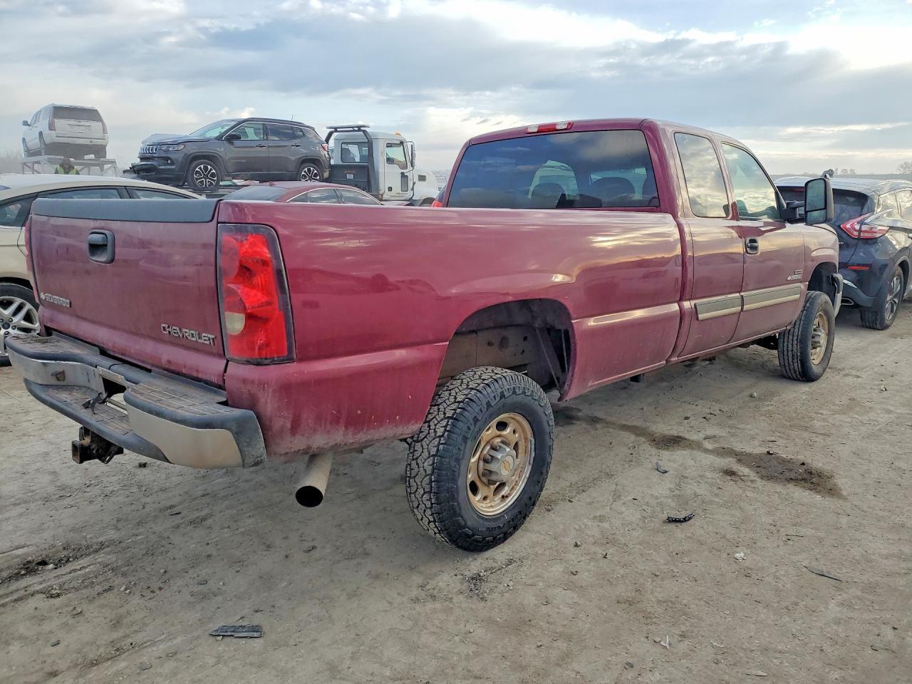 2005 Chevrolet Silverado C2500 Heavy Duty - Фото 3