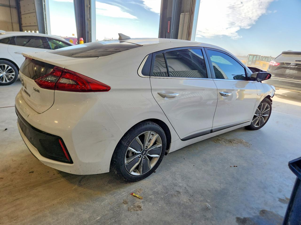 2018 Hyundai Ioniq Limited - Image 3