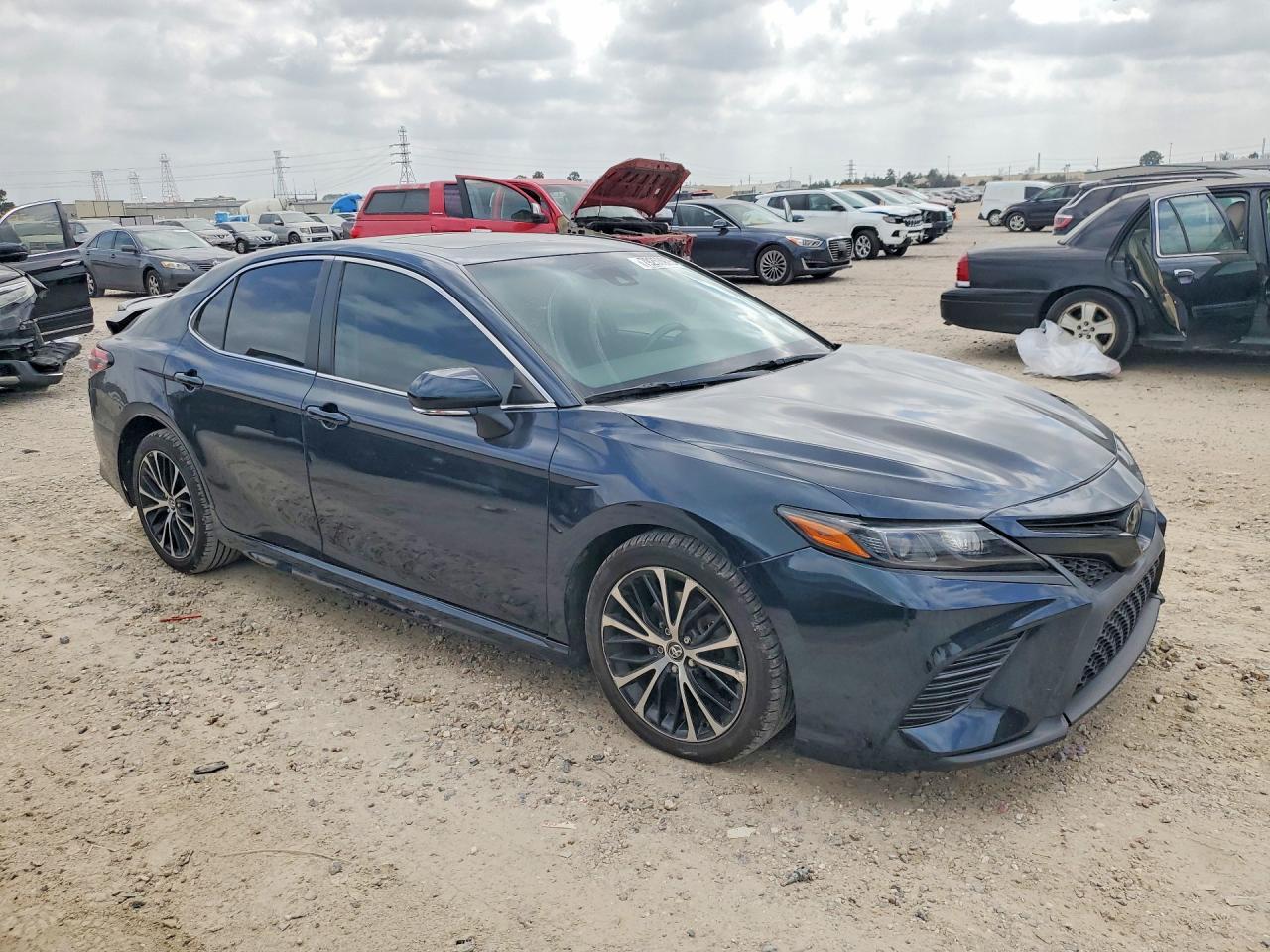 2019 Toyota Camry Se - Фото 4