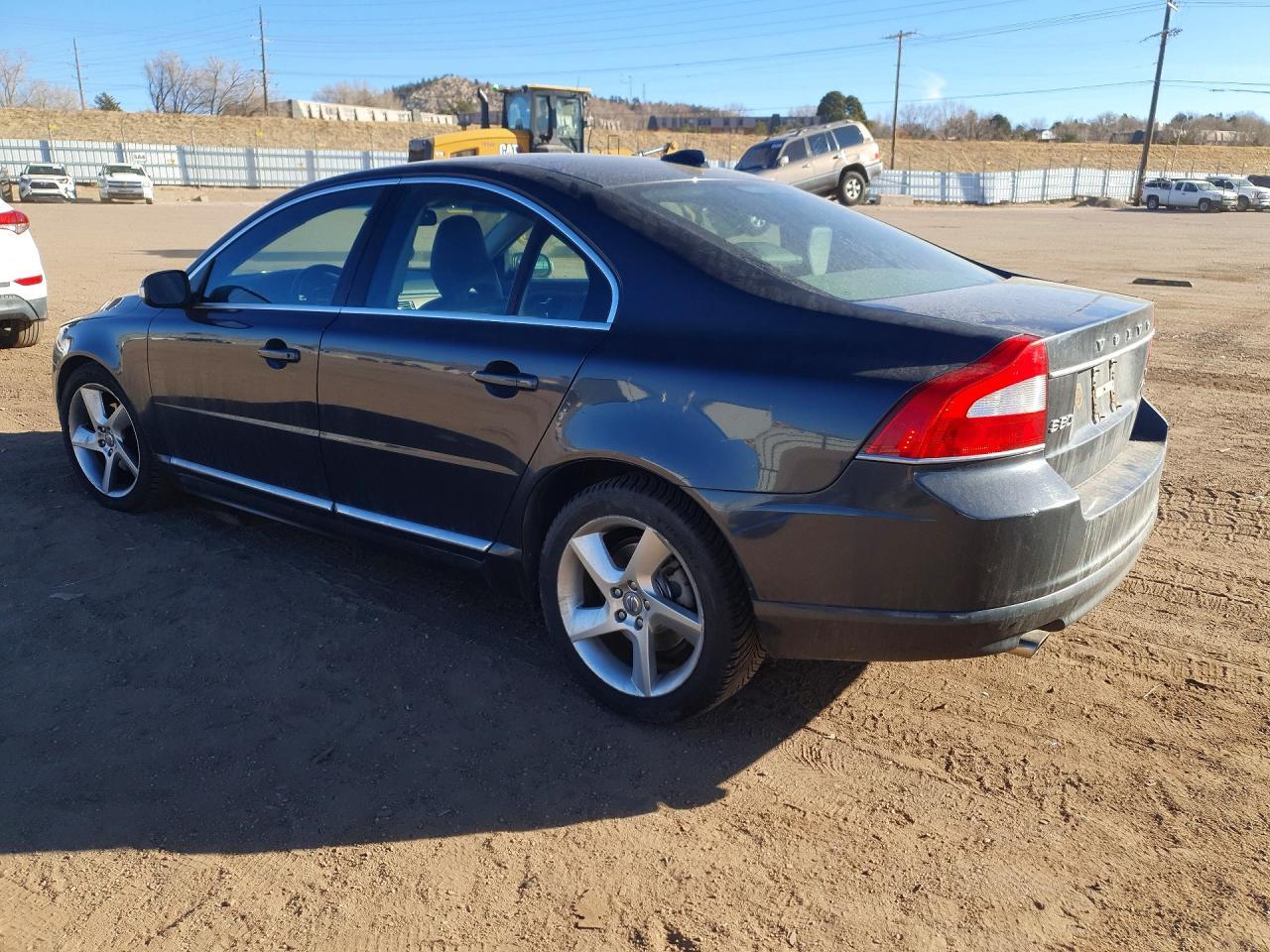 2010 Volvo S80 - Image 2