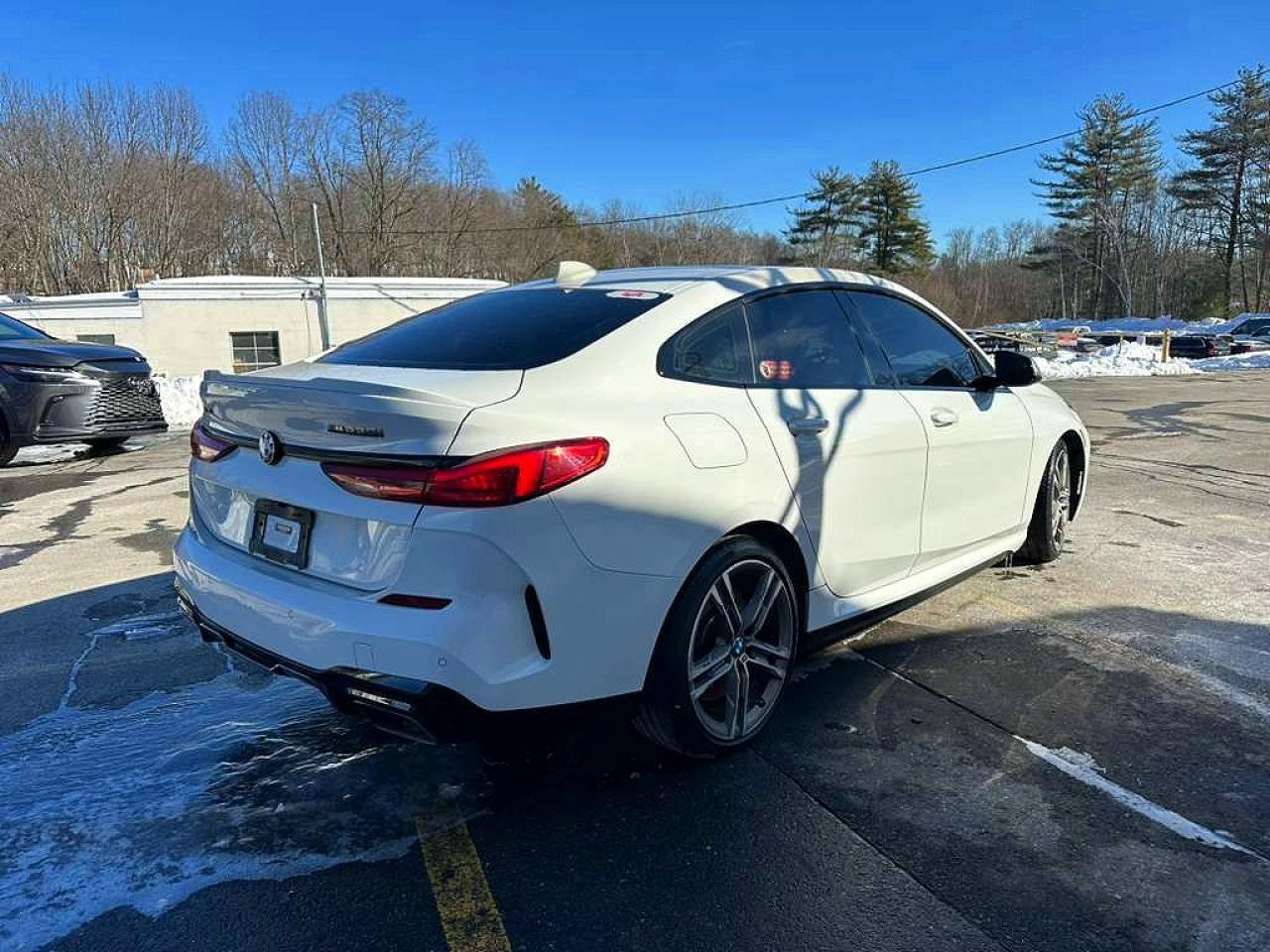 2021 BMW M235Xi - Фото 3