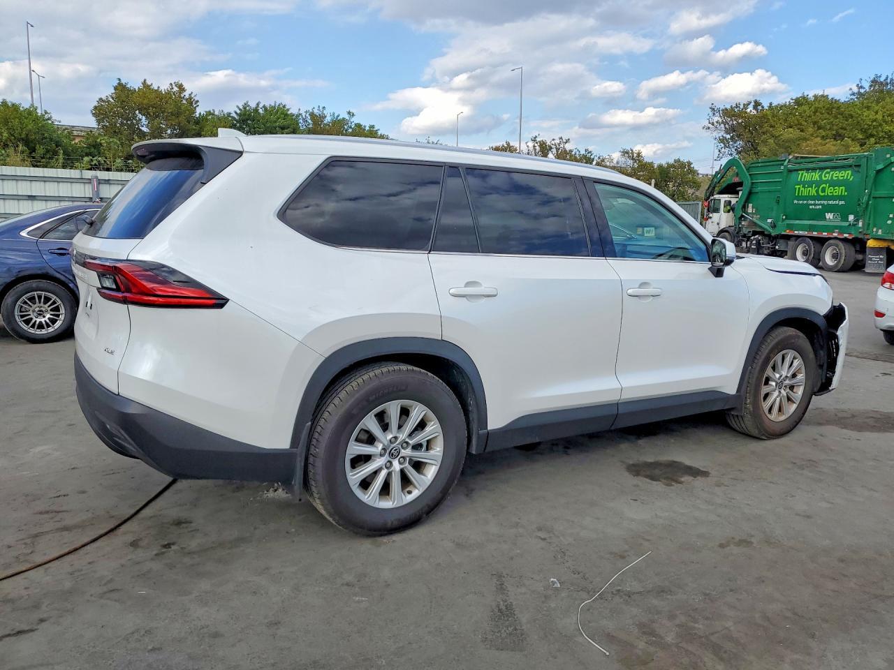 2025 Toyota Grand Highlander Le - Фото 3
