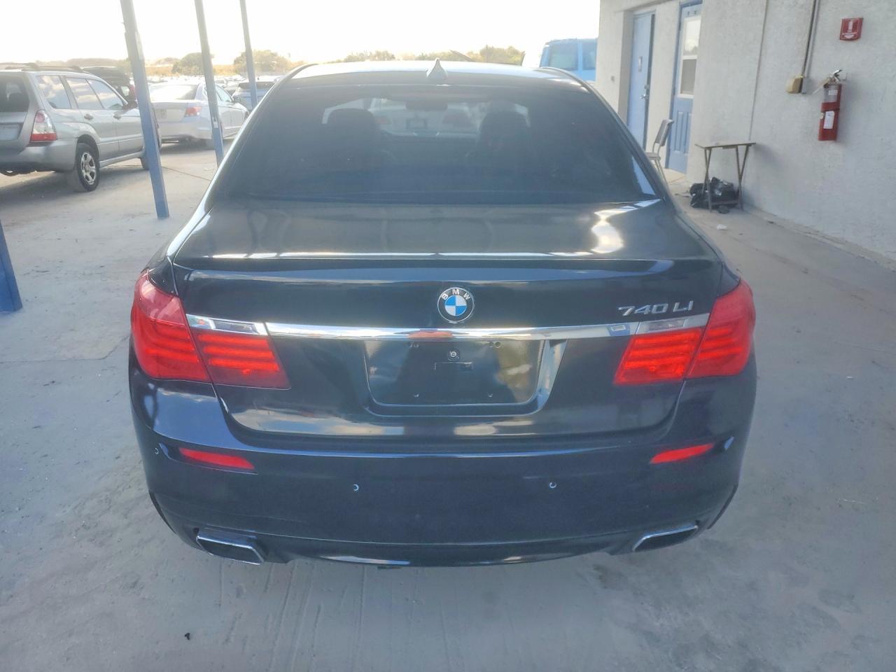 2014 BMW 740 Li - Фото 6