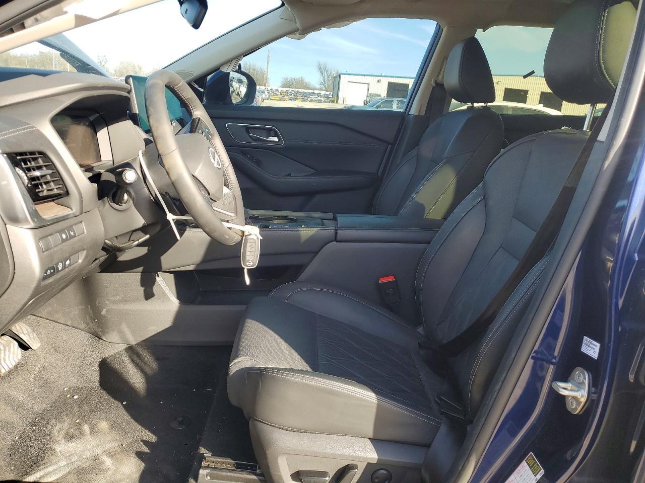 2025 Nissan Rogue Platinum - Фото 7
