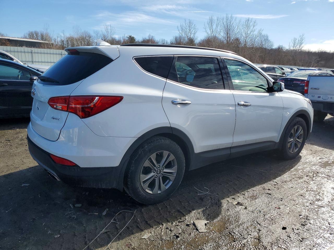 2016 Hyundai Santa Fe Sport - Image 3