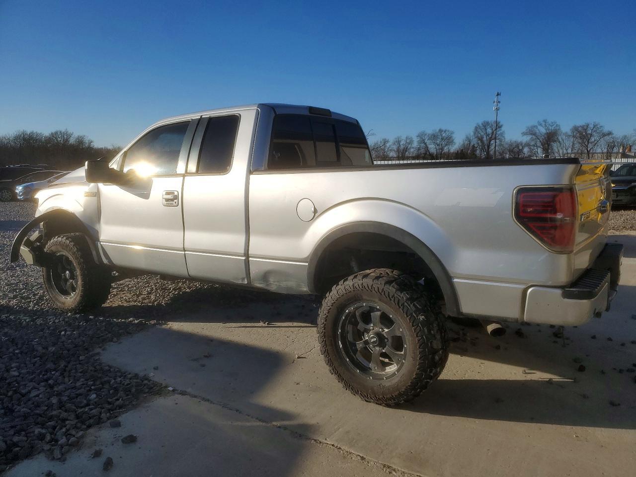 2012 Ford F150 Super Cab - Image 2