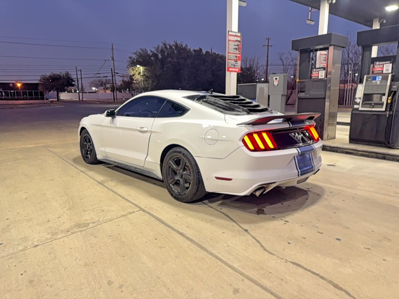 2016 Ford Mustang - Фото 3