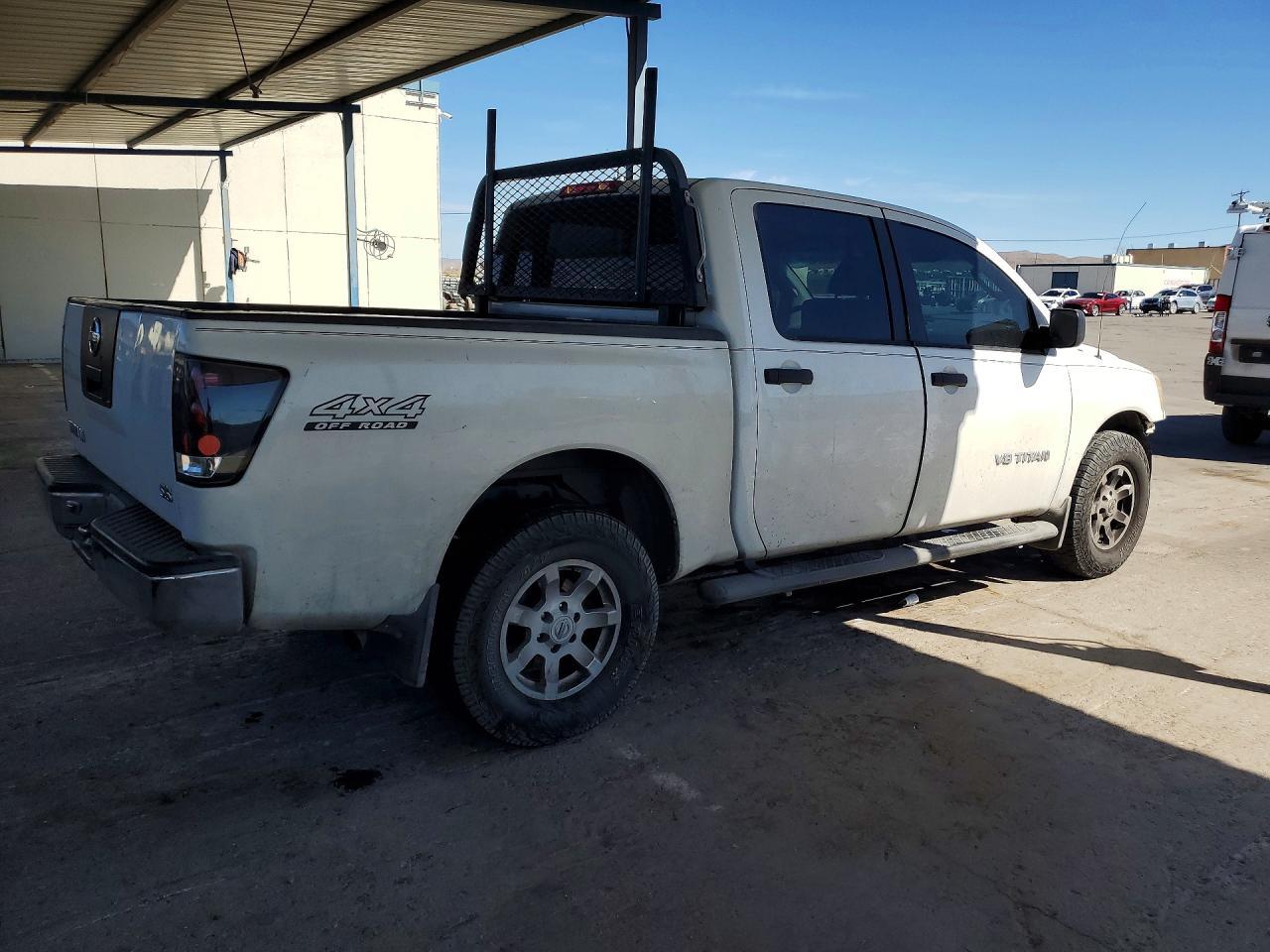 2005 Nissan Titan - Image 3