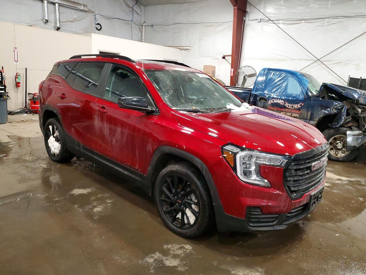 2023 GMC Terrain Sle - Image 4