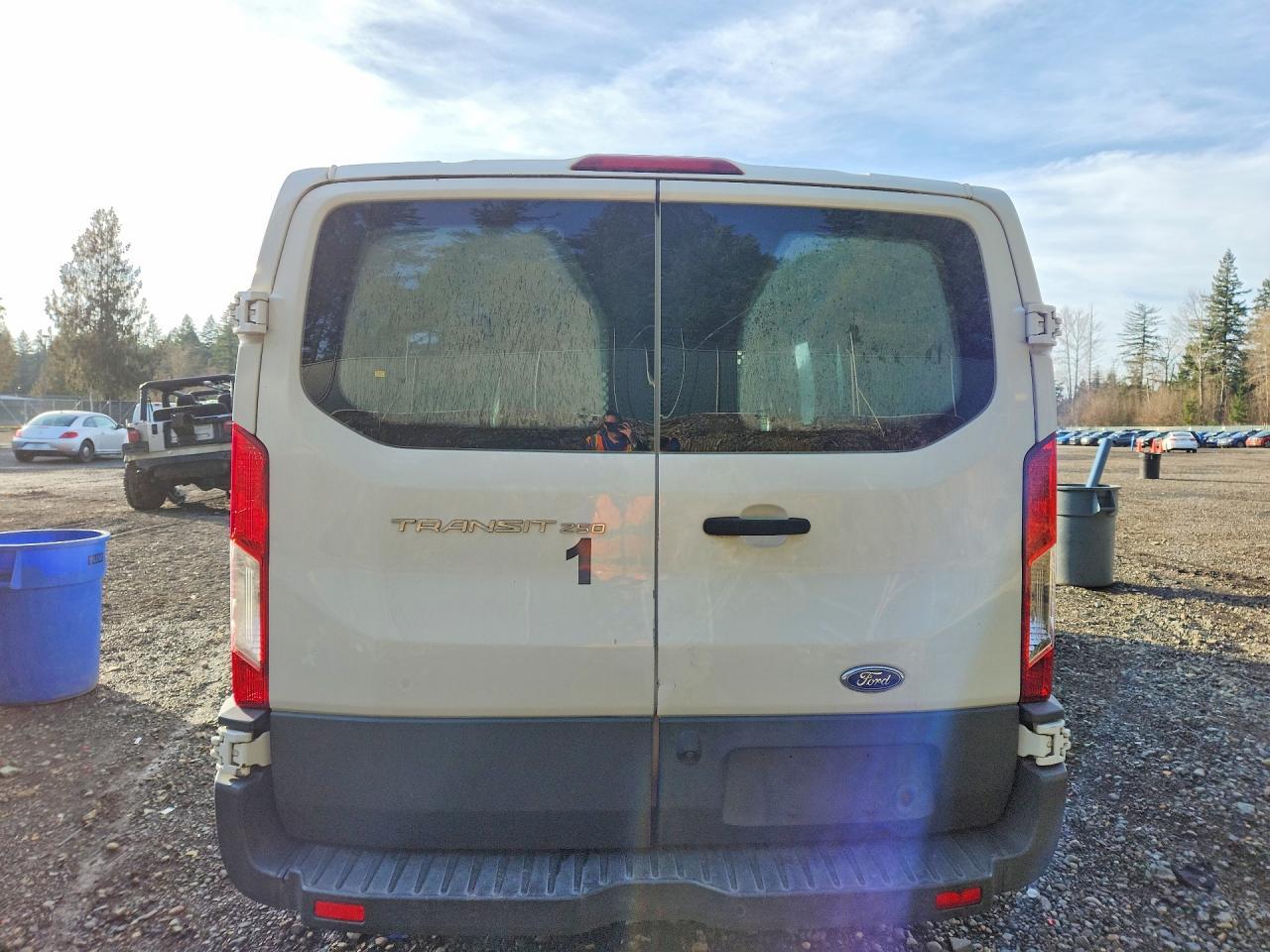 2016 Ford Transit 250 Delivery Van - Фото 6