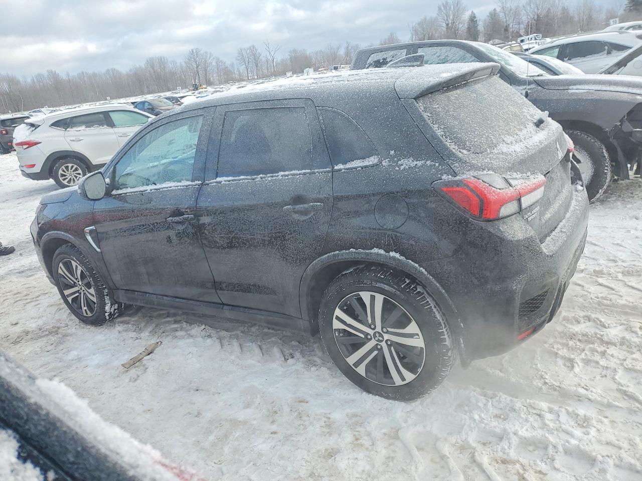 2022 Mitsubishi Outlander Sport Se - Фото 2