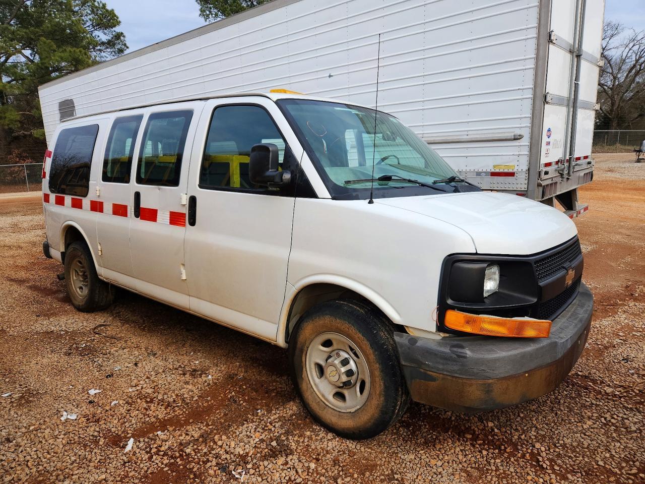 2014 Chevrolet Express G2500 - Image 4