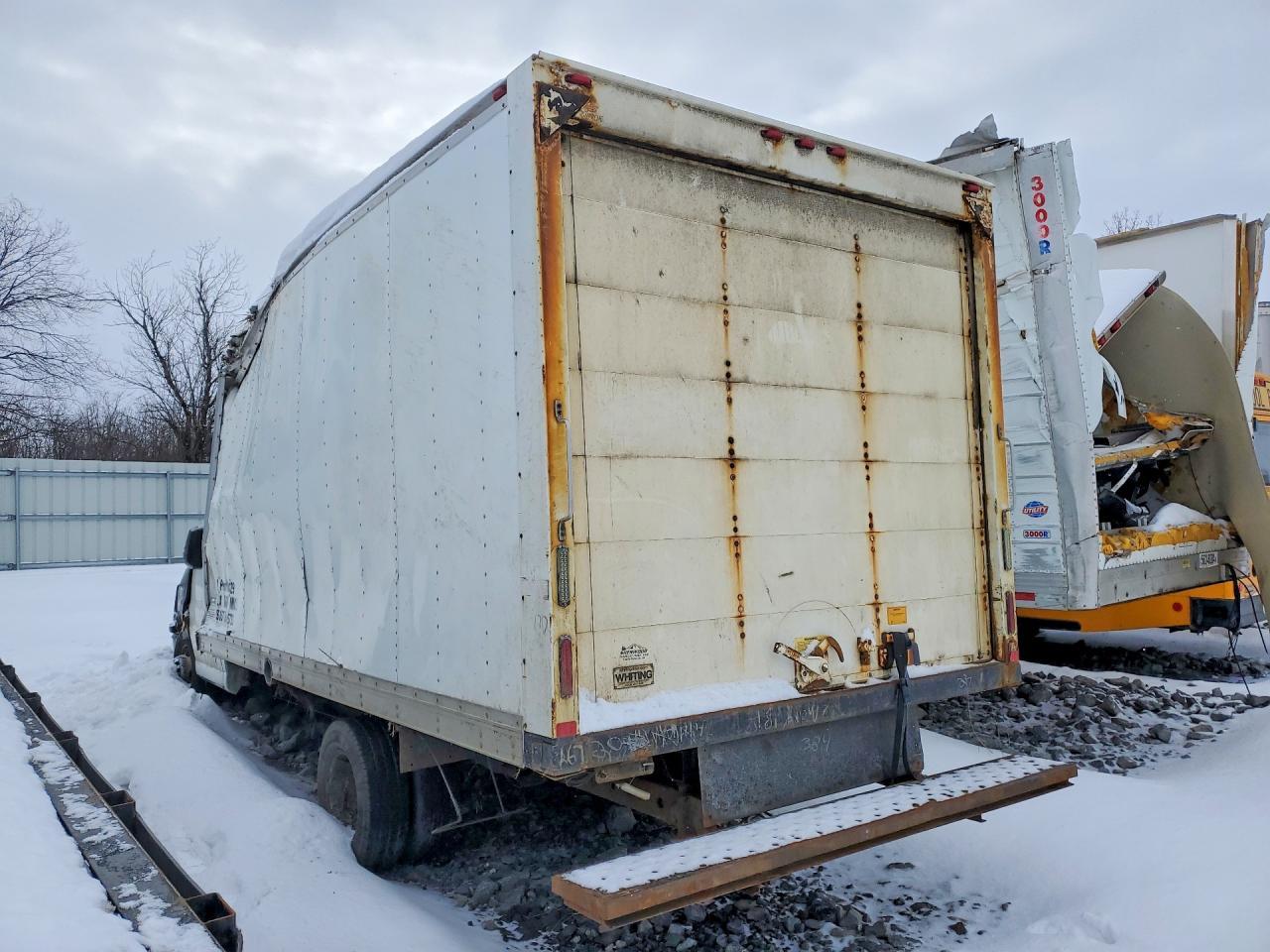 2017 Chevrolet Express G4500 - Фото 2