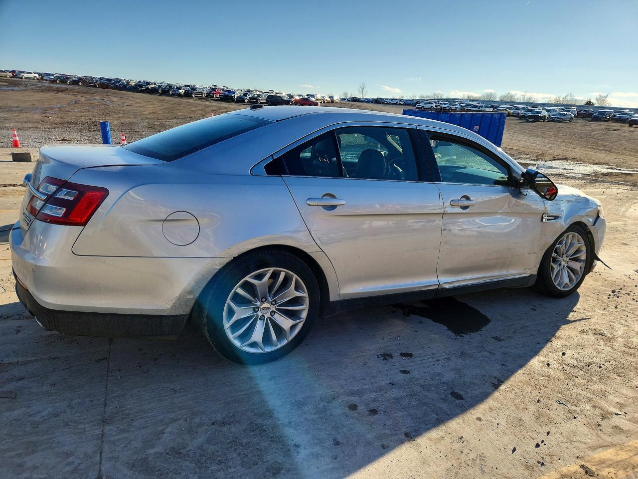 2018 Ford Taurus Limited - Image 3
