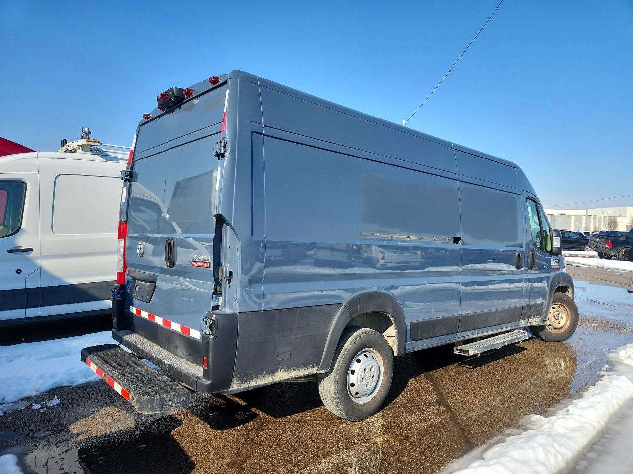 2021 Ram Promaster 3500 Delivery Van - Фото 3