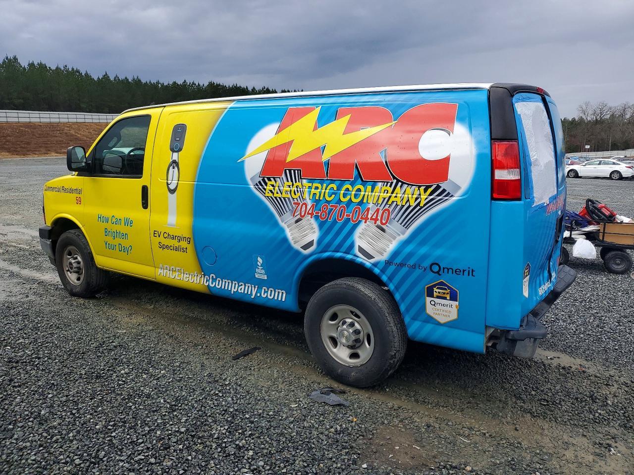 2022 GMC Savana 2500 Cargo Utility / Service Van - Image 2