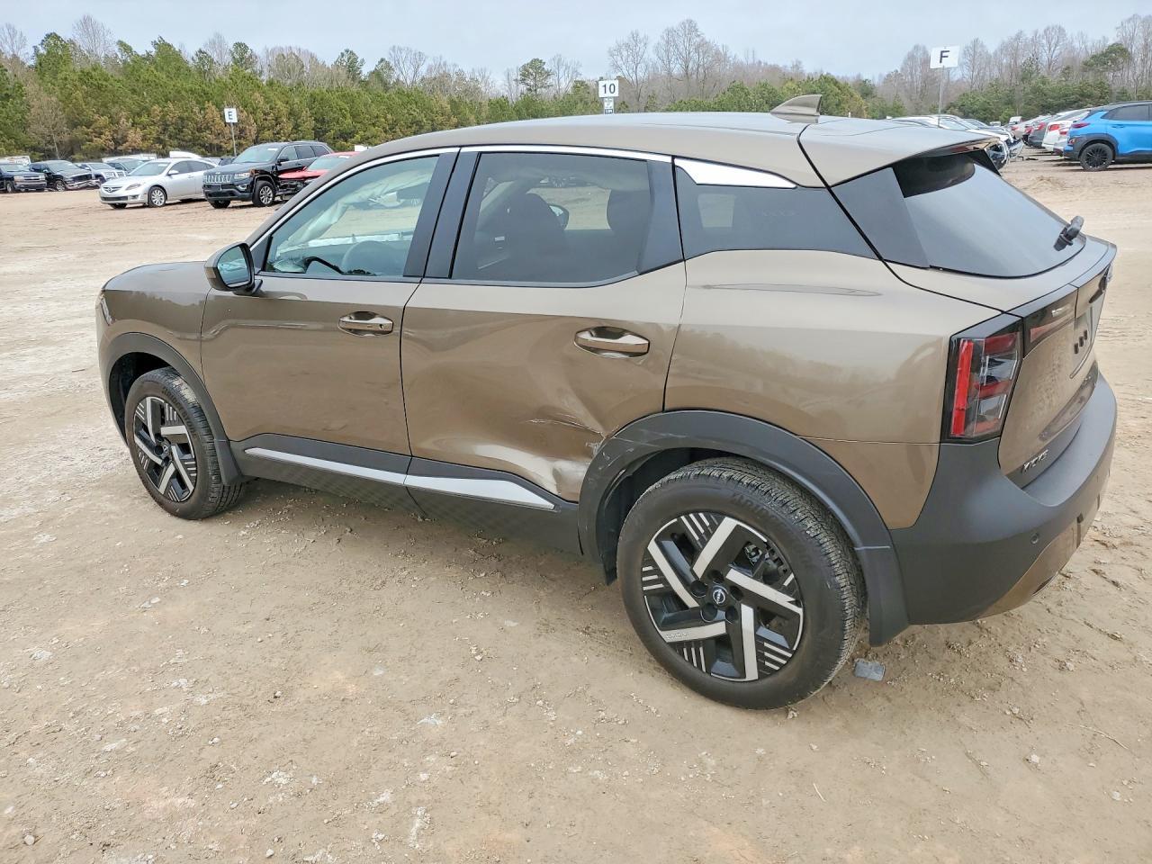 2025 Nissan Kicks Sv - Image 2