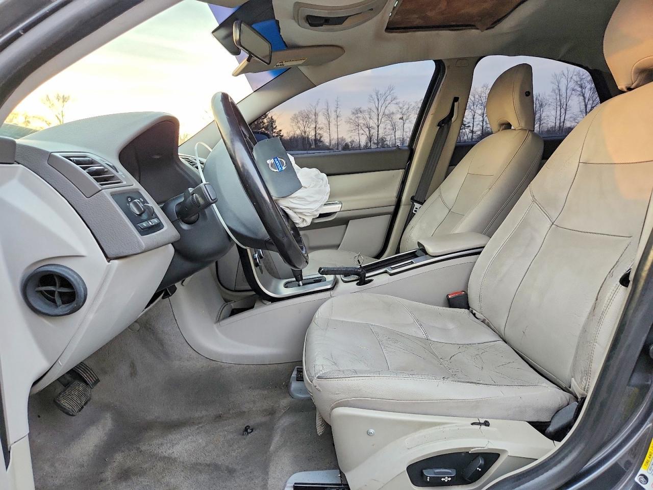 2009 Volvo S40 2.4I - Фото 7