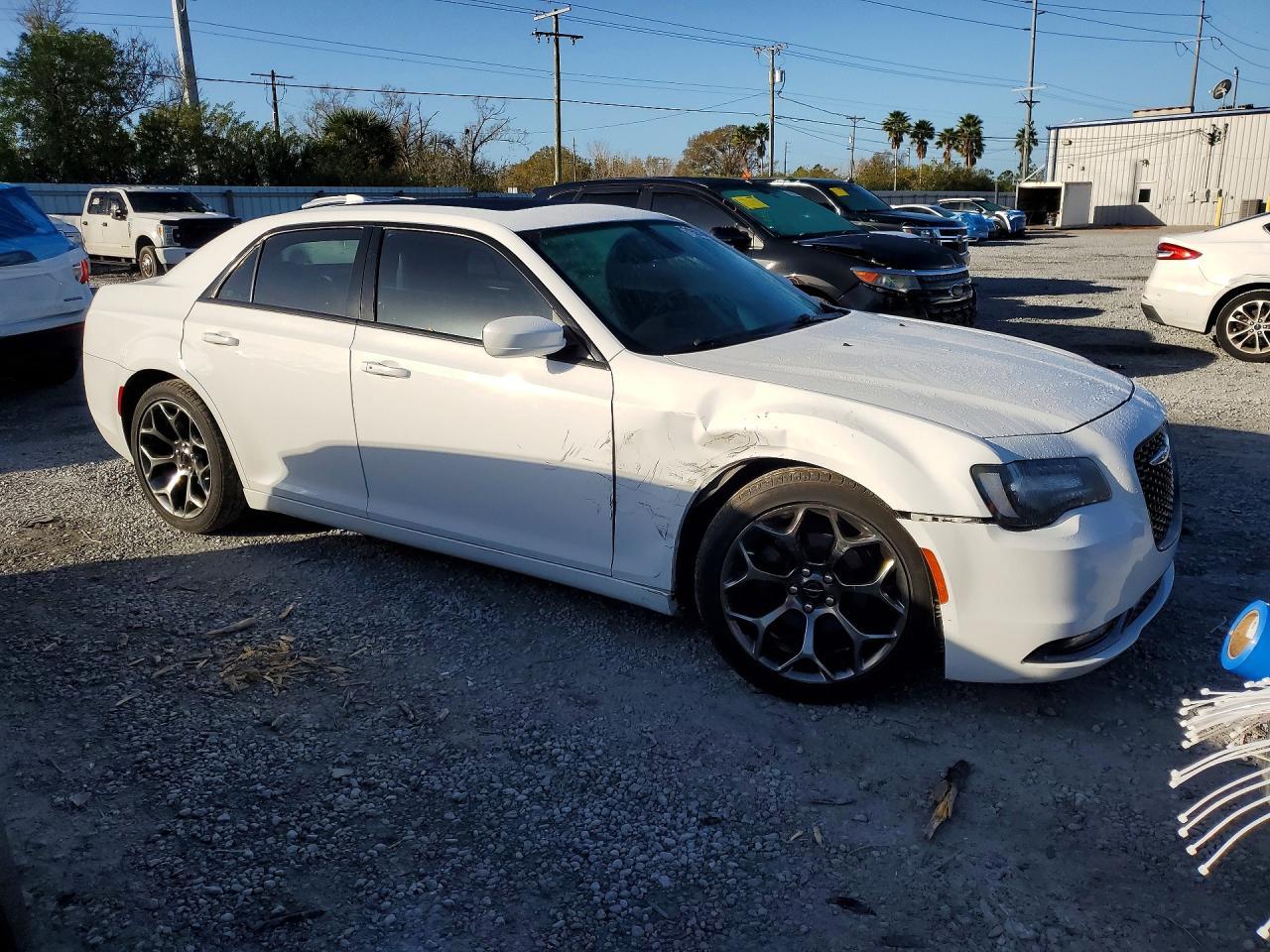 2016 Chrysler 300 S - Фото 4