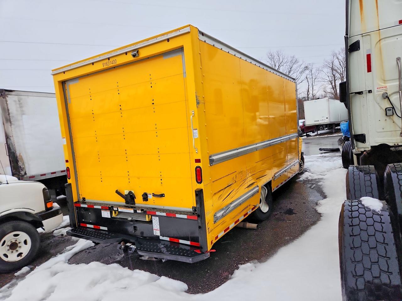 2024 Ford Econoline E-350 Box Truck ** Prior Fleet ** - Image 3