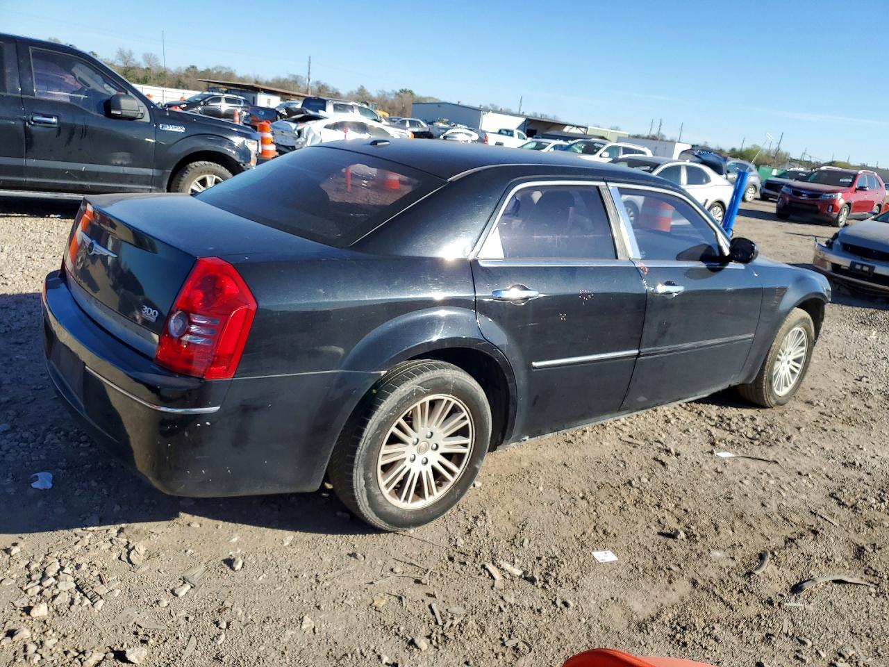 2010 Chrysler 300 Touring - Image 3