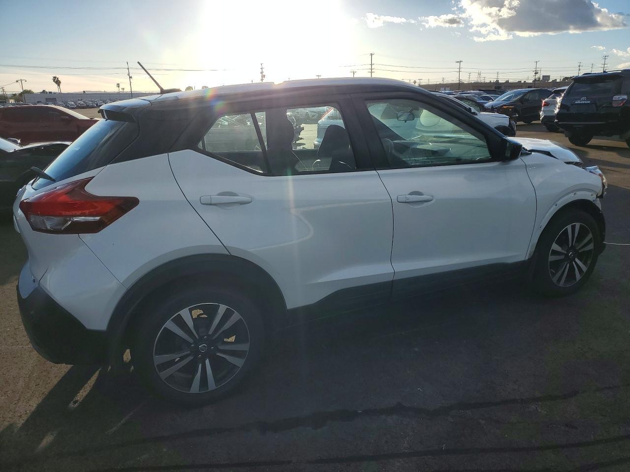 2020 Nissan Kicks Sv - Фото 3