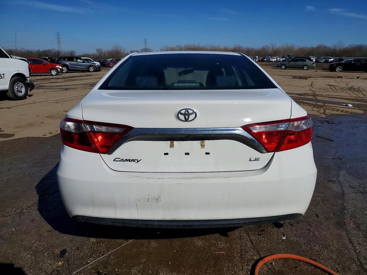 2017 Toyota Camry Le - Фото 6