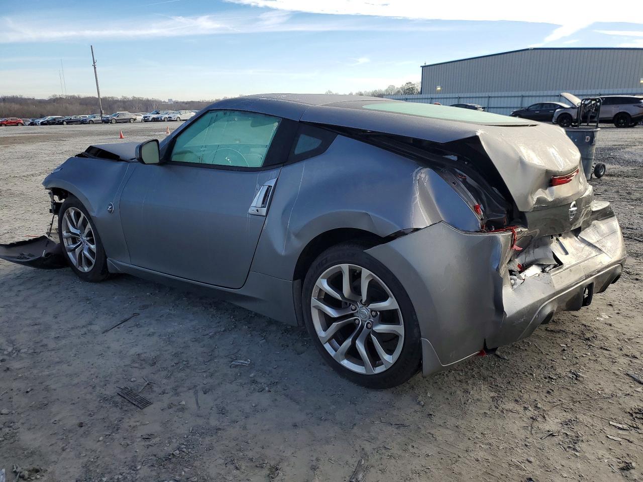 2014 Nissan 370Z Base - Фото 2