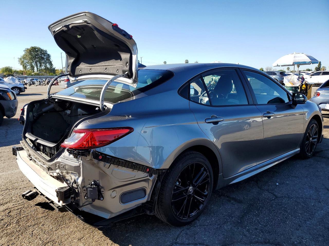 2025 Toyota Camry Se - Image 3