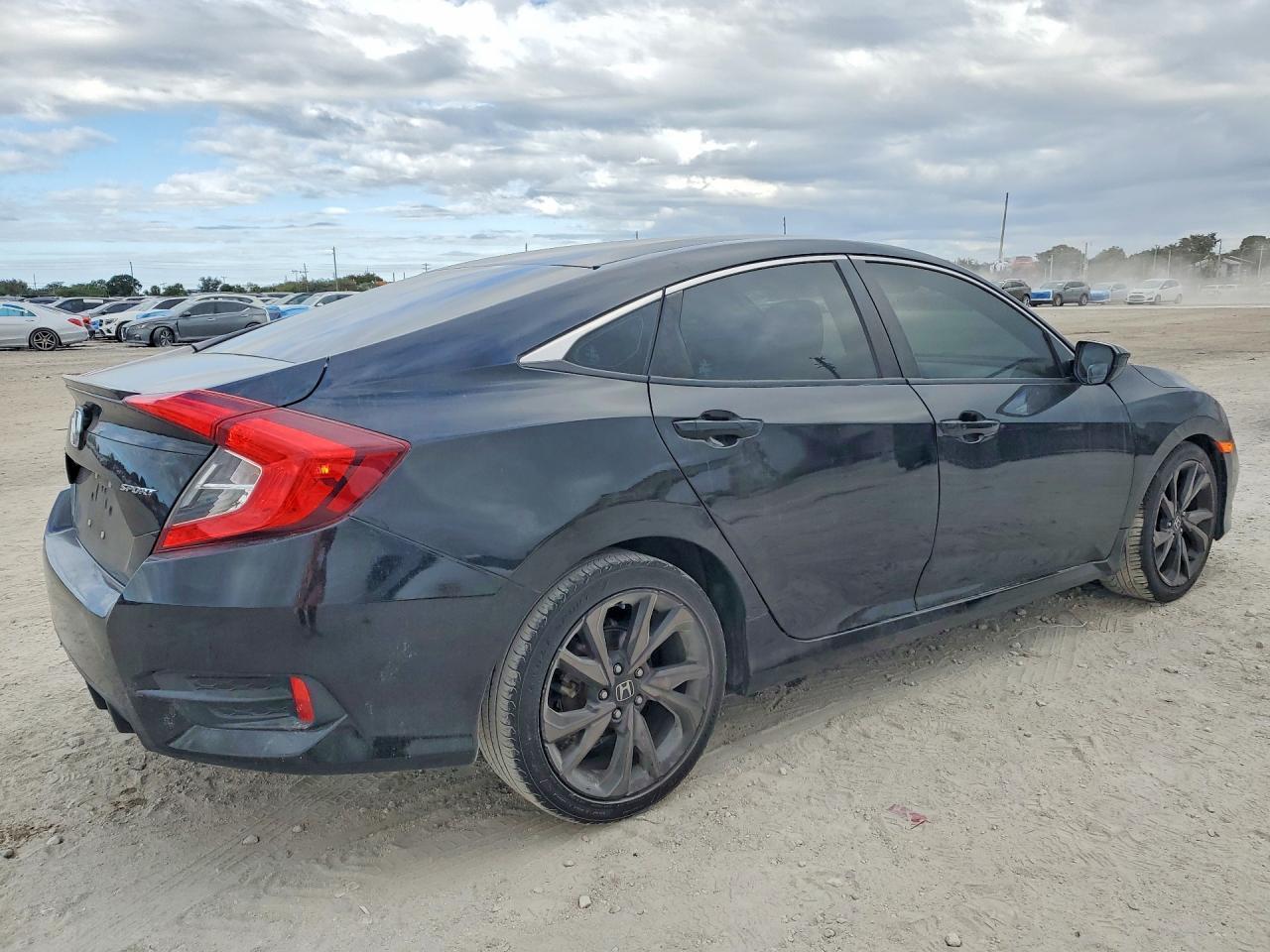 2021 Honda Civic Sport - Фото 3