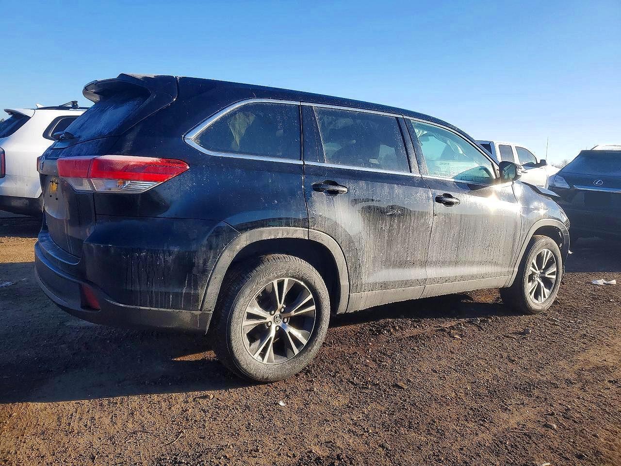2019 Toyota Highlander Le - Фото 3