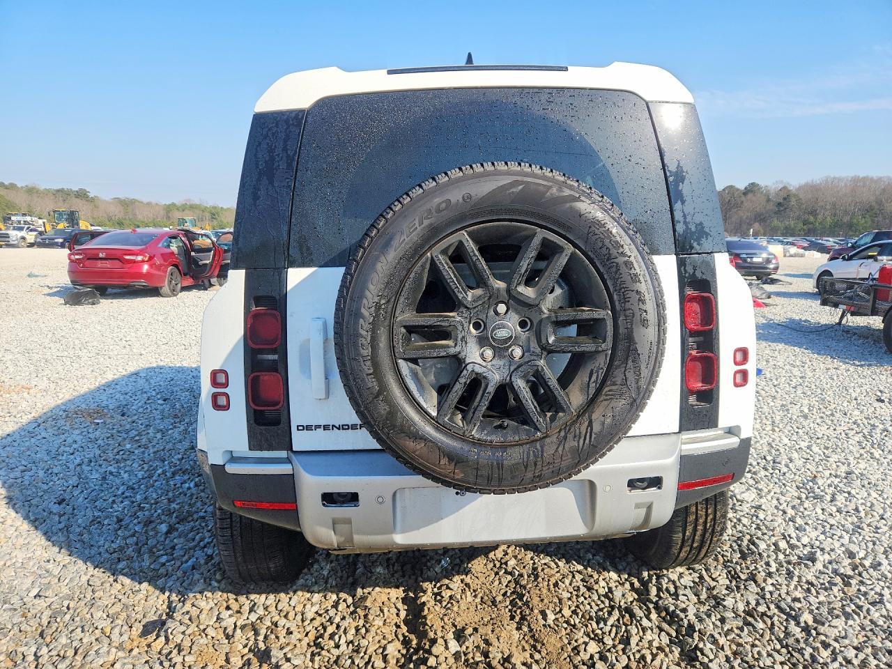 2024 Land Rover Defender 110 S - Фото 6