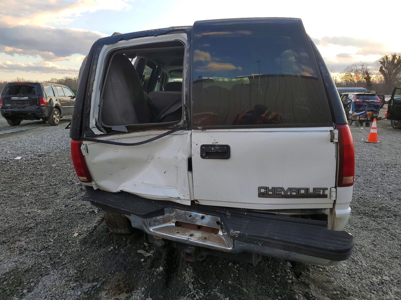 1999 Chevrolet Suburban K1500 - Image 6