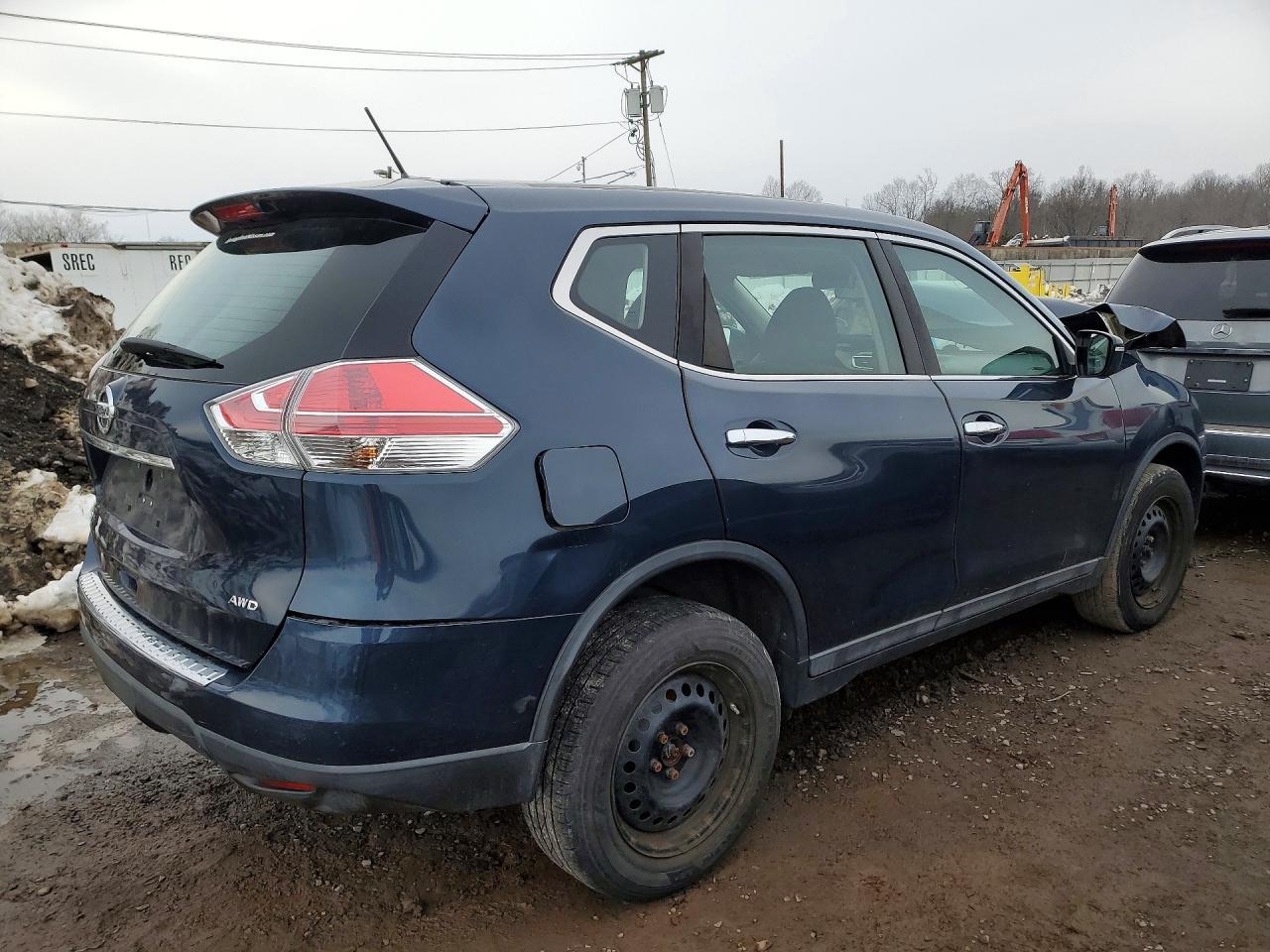 2015 Nissan Rogue S - Фото 3