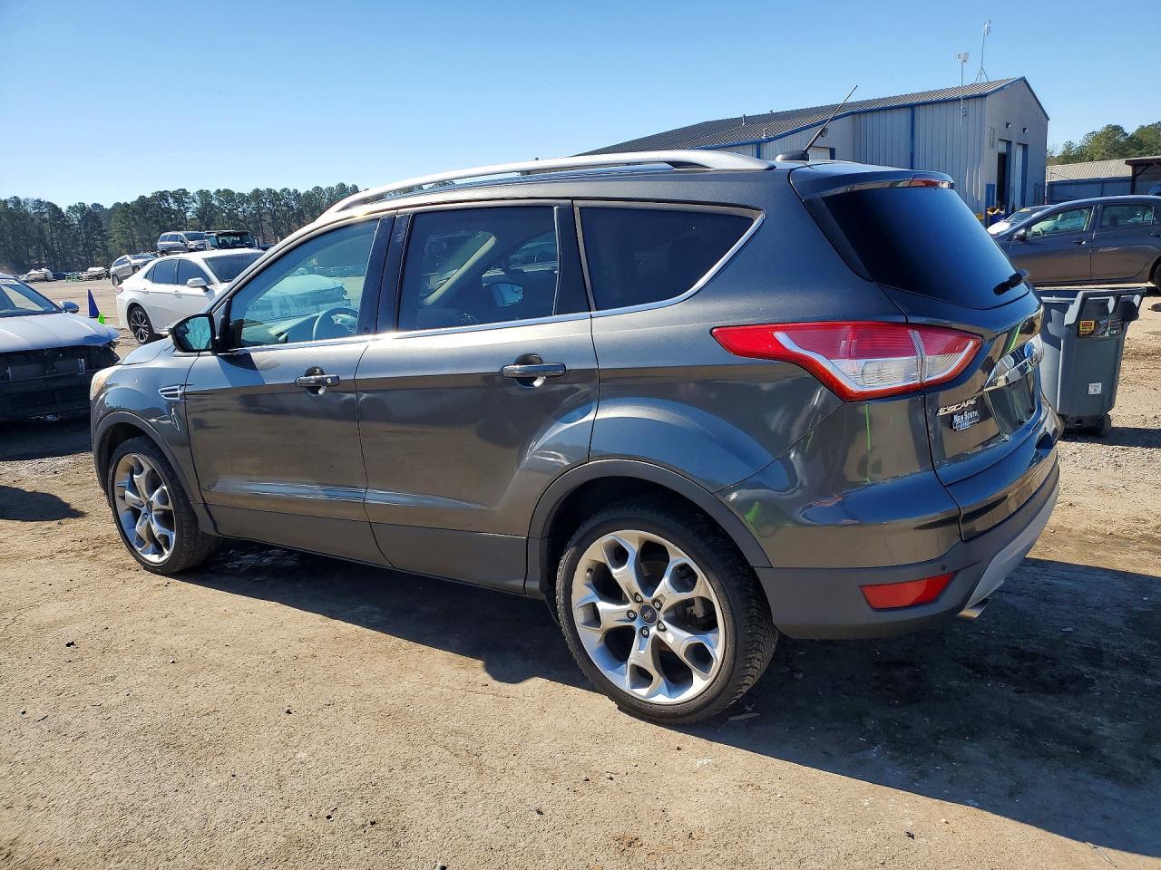 2015 Ford Escape Titanium - Фото 2