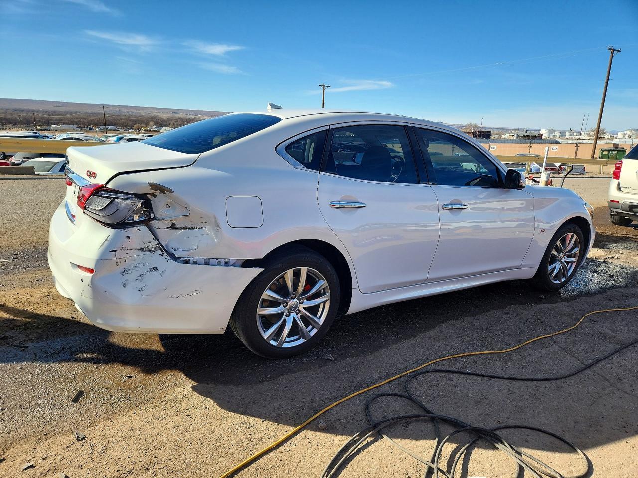2015 Infiniti Q70 3.7 - Image 3