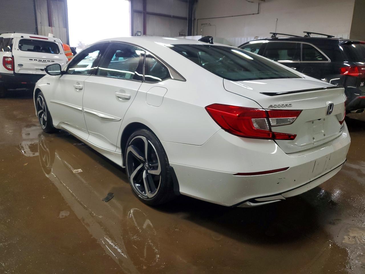 2022 Honda Accord Hybrid Sport - Image 2