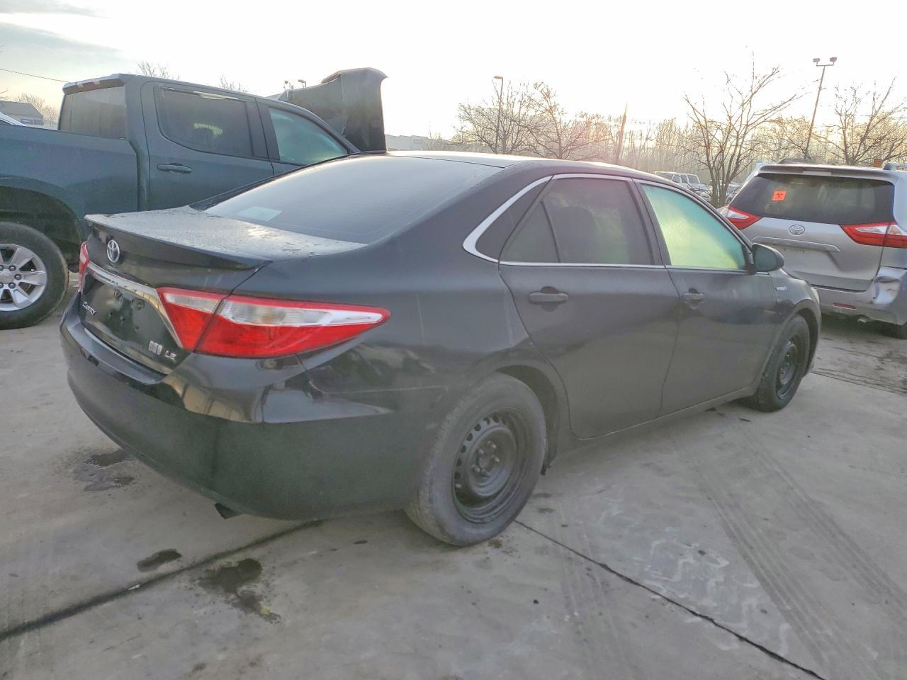 2015 Toyota Camry Hybrid Le - Фото 3