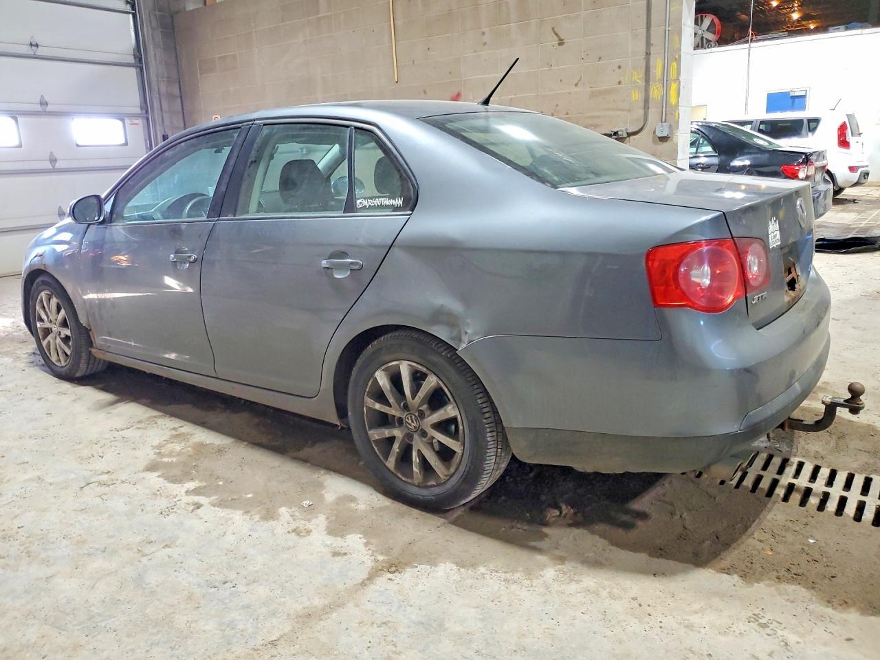 2010 Volkswagen Jetta S - Image 2