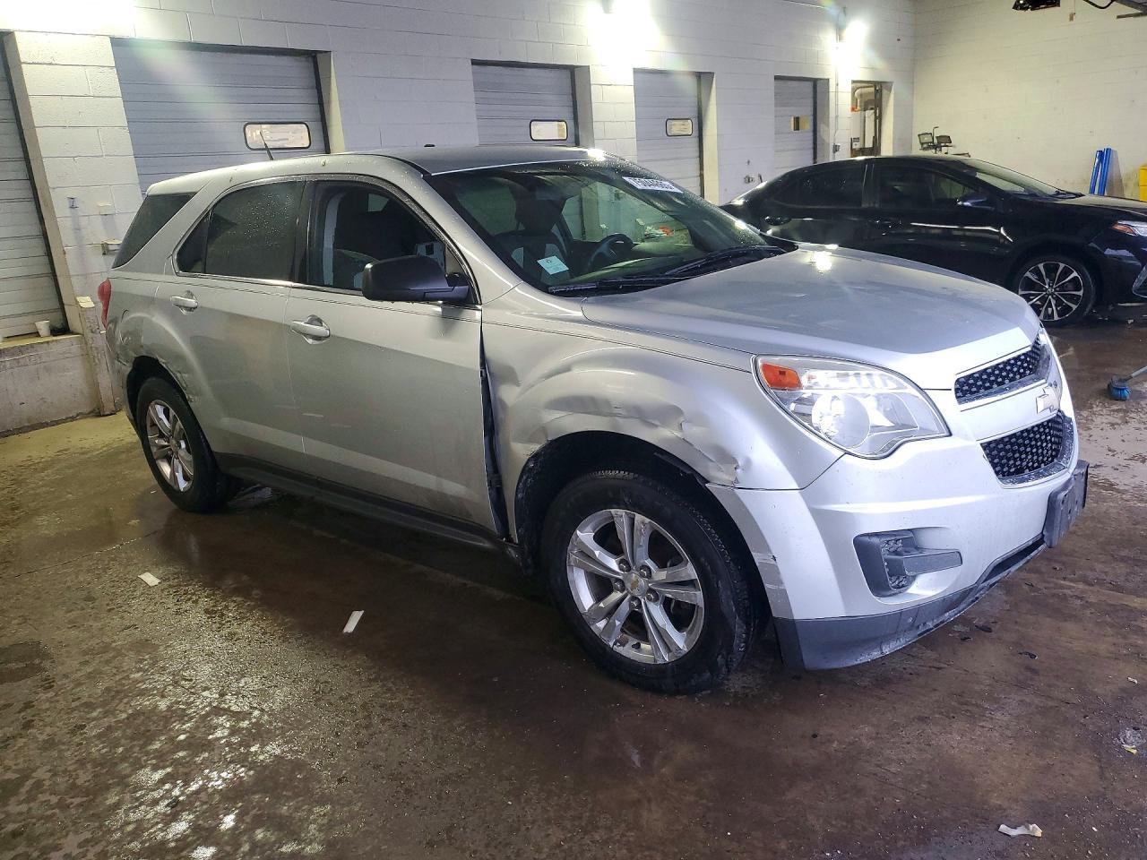 2011 Chevrolet Equinox Ls - Image 4