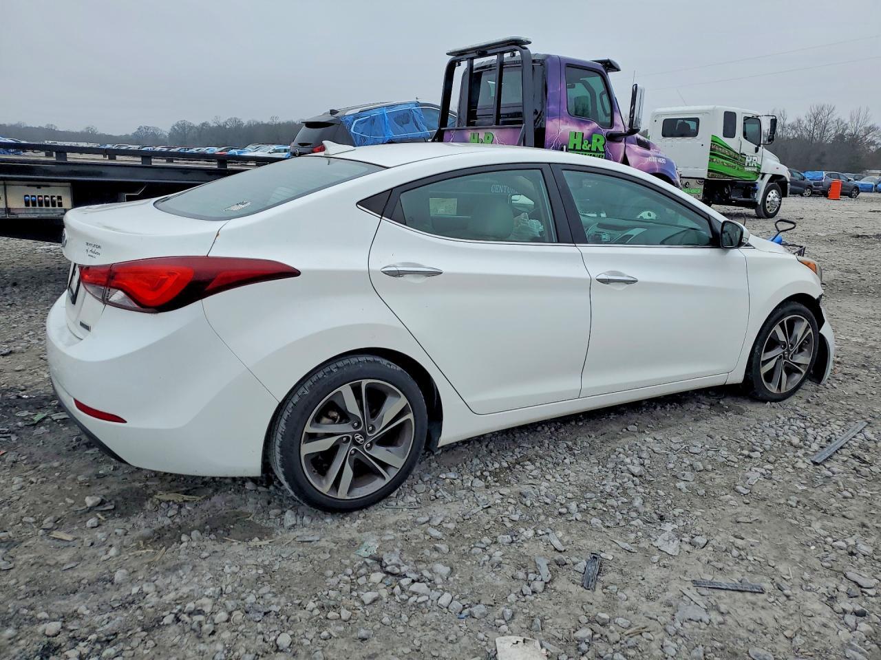 2014 Hyundai Elantra - Фото 3