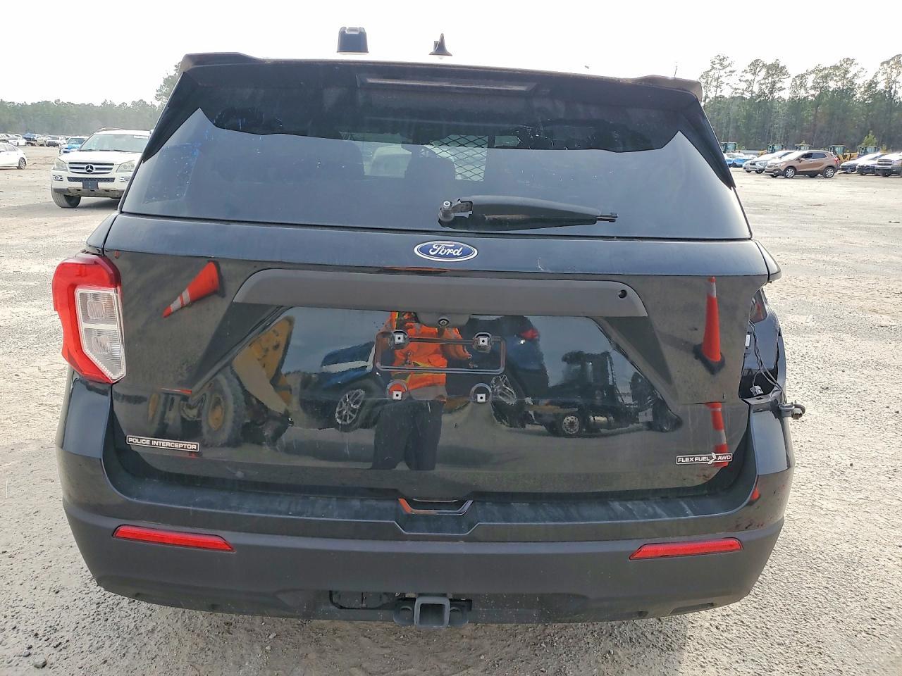 2023 Ford Explorer Police Interceptor - Фото 6
