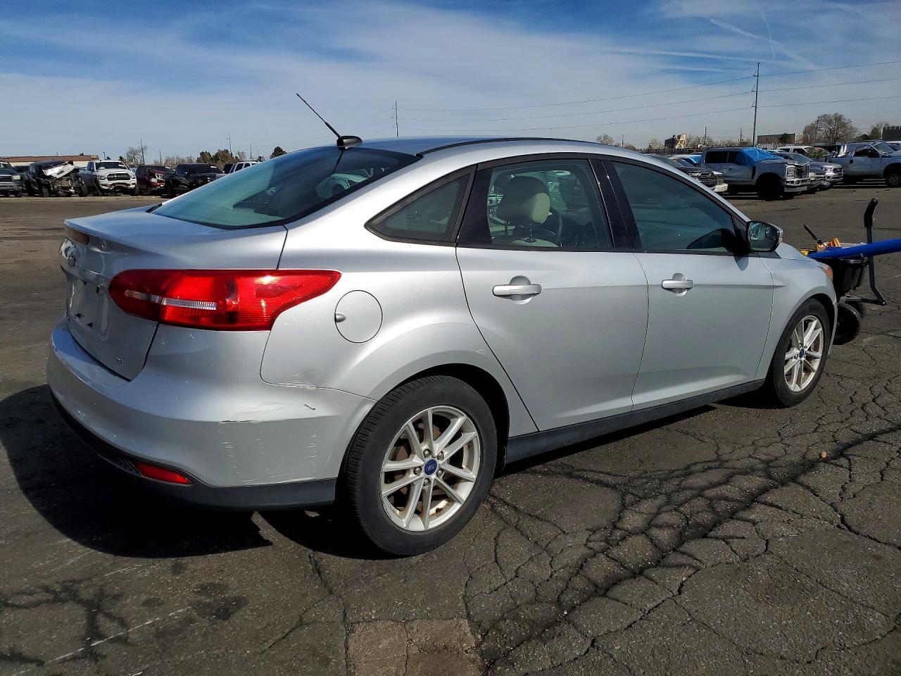 2017 Ford Focus Se - Image 3