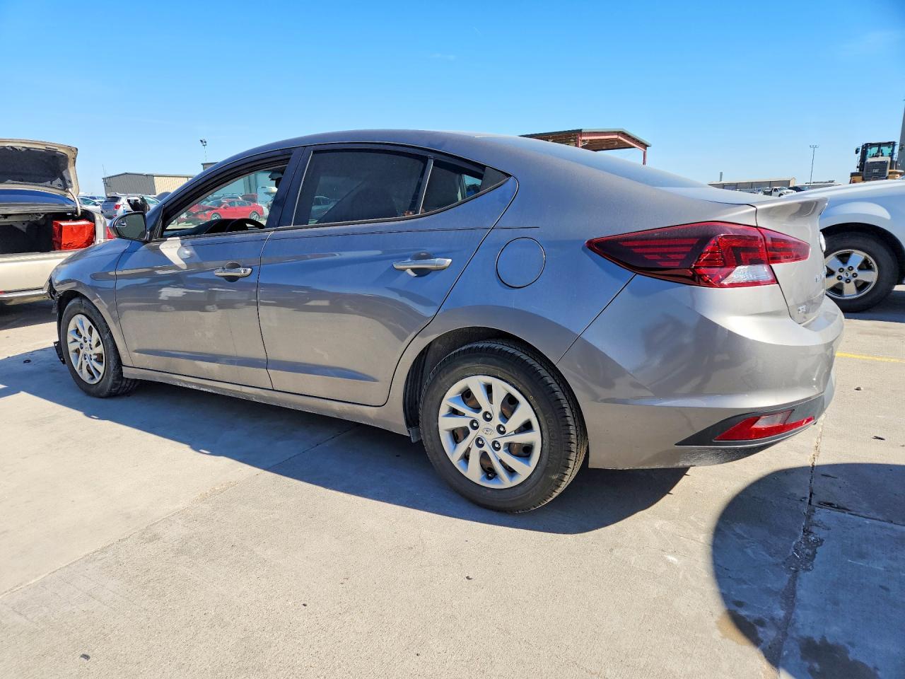 2020 Hyundai Elantra Se - Фото 2